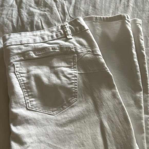 Size 16 D. Jeans never worn - Picture 5 of 5